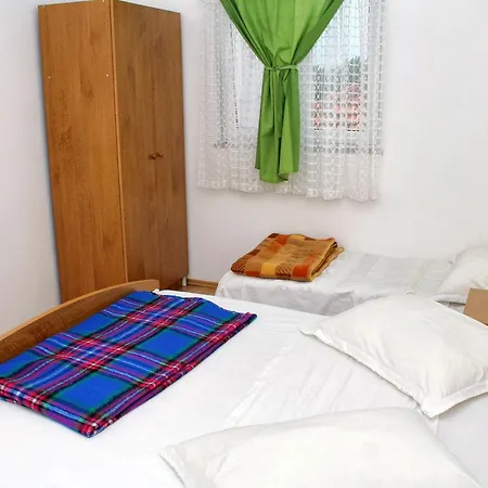 2751d Appartamento Omiš